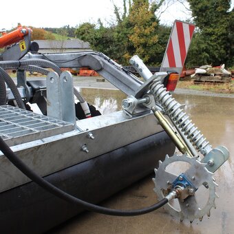 Secí stroj pro přísev TTP - pro traktory od 80 HP - 4