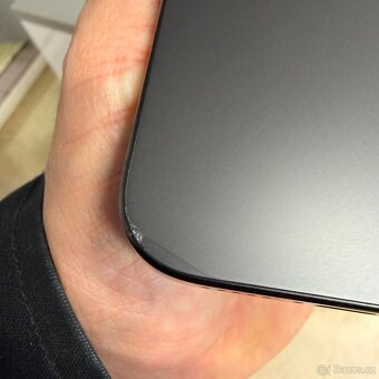 iPhone 16 Pro 256GB černý, rok záruka - 4