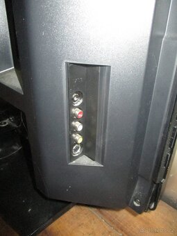 LCD televize 66cm PHILIPS (26 palců), nemá DVBT2 - 4