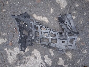 Mercedes w447 drzak narazniku - 4