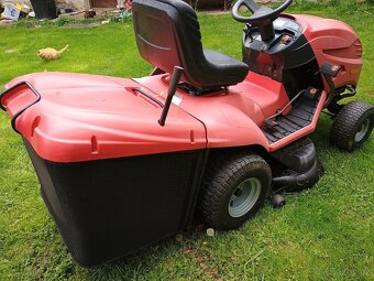 Zahradní traktor Castel Garden TCX 102 Hydro - 4