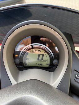 Yamaha NMAX 125cm - najeto pouze 7000km - 4