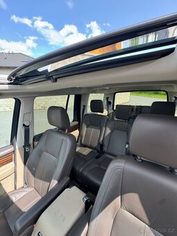 LAND ROVER DISCOVERY 3.0D HSE LUXURY 7 MÍST - 4