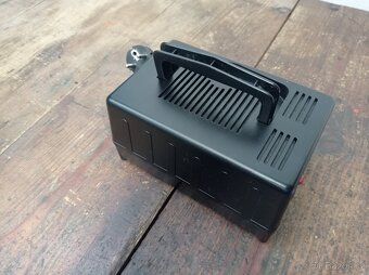 Měnič HQ P.SUP.37-HQ 220V na 110V 300W - 4