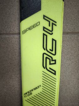 Prodám lyže Fischer RC 4 (165cm) a hůlky Wedze - 4