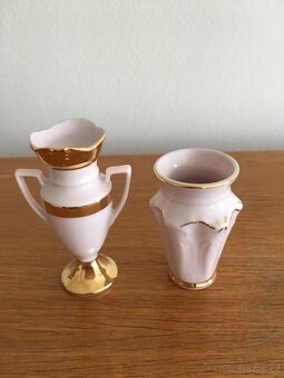 RÚŽOVÝ PORCELÁN - DVĚ VÁZIČKY ZLACENÉ - 4