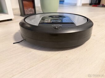 Robotický vysavač iRobot Roomba i7 - 4