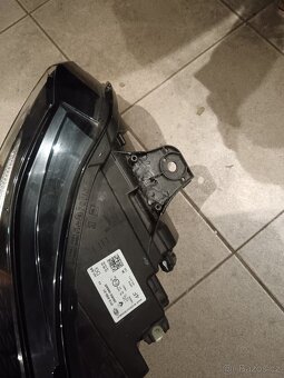 Levé přední světlo captur - 4