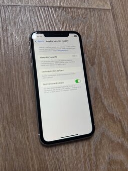 Apple iPhone Xr 64GB bílý - 4