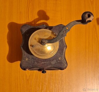 Starožitný mlýnek 3 - 4