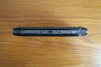 PSP 3000 s original pouzdrem a kabelem - 4