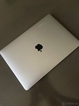 MacBook Air s čipem Apple M1 (2020) - 4