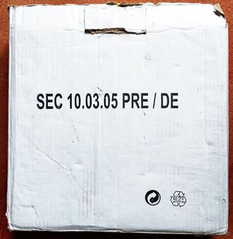 Box s nářadím, přenosný a závěsný na zeď - 4