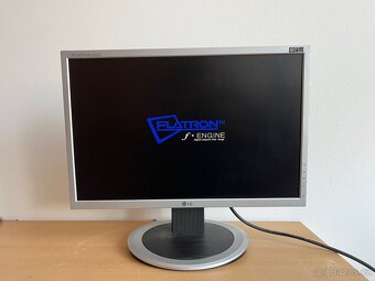 Monitor LG - 4