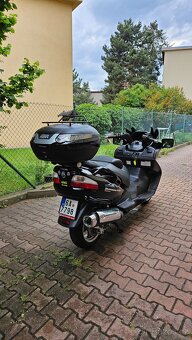 Suzuki Burgman Executive + kufr Givi Maxia 55l - 4