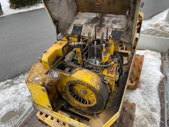 Vibrační příkopový válec Rammax na díly HATZ 2G40 - 4