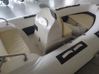 Nafukovací člun Czech Marine 390C nový, možno s motorem - 4