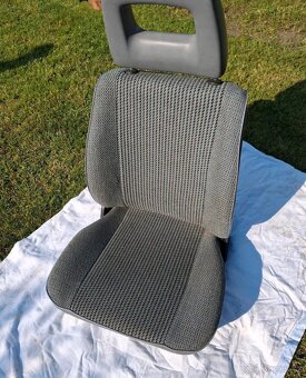 Různé barvy opěrky hlavy VW T3, T3 Syncro originál - 4