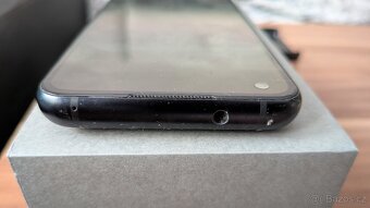 Asus Zenfone 8 - 4