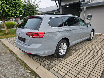 VW Passat Combi r. 3/23 110kW 2.0nafta DSG - 4