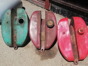 Jawa  50 pionýr, nádrže 3x - 4