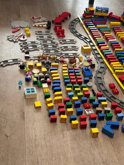LEGO DUPLO – vlak, koleje, výhybky, kostky, farma, zvířata - 4