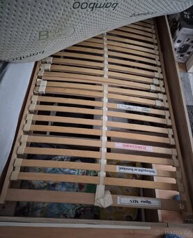 Manželská postel 180x200 KOMPLETNÍ PC 9000kč včetně ROŠTŮ - 4