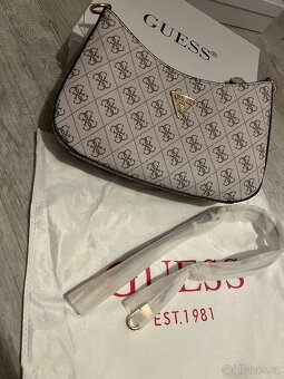 GUESS krémová kabelka - 4