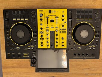 Pioneer XDJ RX3 - 4