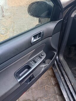 Volkswagen golf - 4
