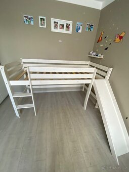Dřevěná postel se skluzavkou - 4
