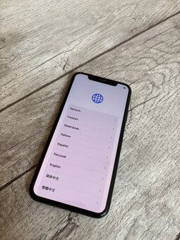 iPhone X 64GB - černý - 4
