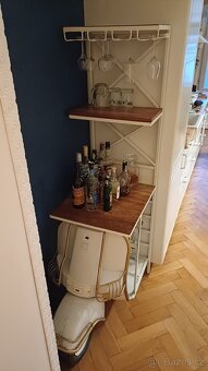 Bar/vinotéka/stojan na víno ve stylu skútru Vespa - 4