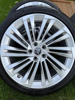 Letní Alu kola 19” VERITATE originál Škoda Superb 4 - 4