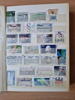 Poštovní známky v albu - 4