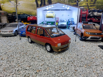 model auta Renault Espace 2000 TSE 1984 Otto mobile 1:18 - 4