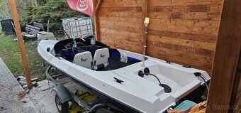 Motorový člun po kompletní rekonstrukci + vlek + motor 23hp - 4