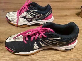 Dětská sportovní obuv Mizuno vel.36,5 - 4