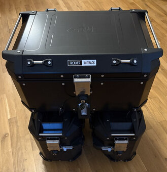Kufry Givi Trekker Outback - 4
