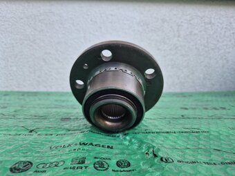náboj předního kola s ložiskem Škoda Fabia 6Q0407621AJ , 6Q0 - 4