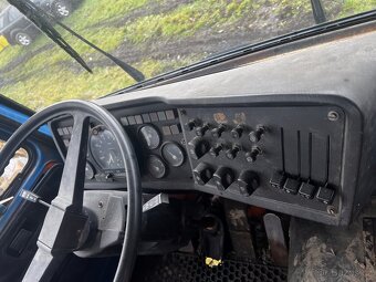 LIAZ HÁKOVÝ NOSIČ KONTEJNERU 4X4 - 4