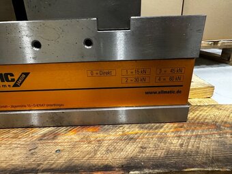 Hydraulický vysokotlaký svěrák Allmatic NC8 160 - 4