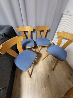Jídelní stůl a čtyři židle - 4