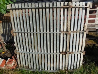 KOVOVÉ ROŠTY - 2 KUSY - 4