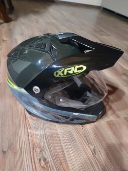 Téměř nová helma - 4