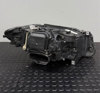 Bmw F10/F11 přední světlo - 4
