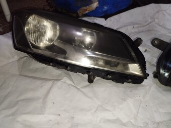 Světla B7 passat - 4