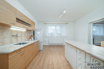 Prodej RD se zahradou, po rekonstrukci, 170 m2, pozemek  511 - 4