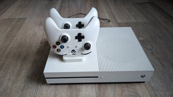 Xbox one S (1 TB) - 4