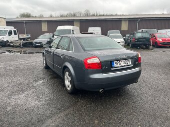 A4 3.0 i sedan - 4